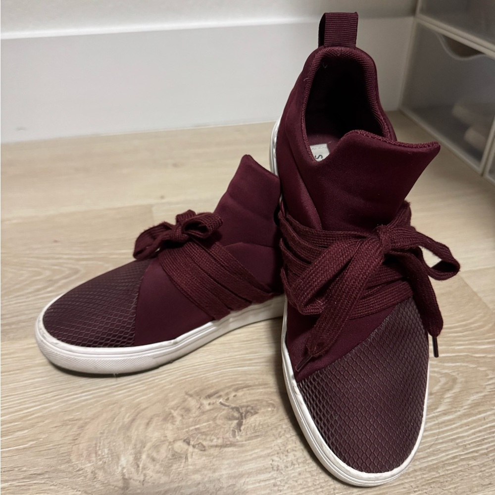Women's Steve Madden Lancer Burgundy Sneakers